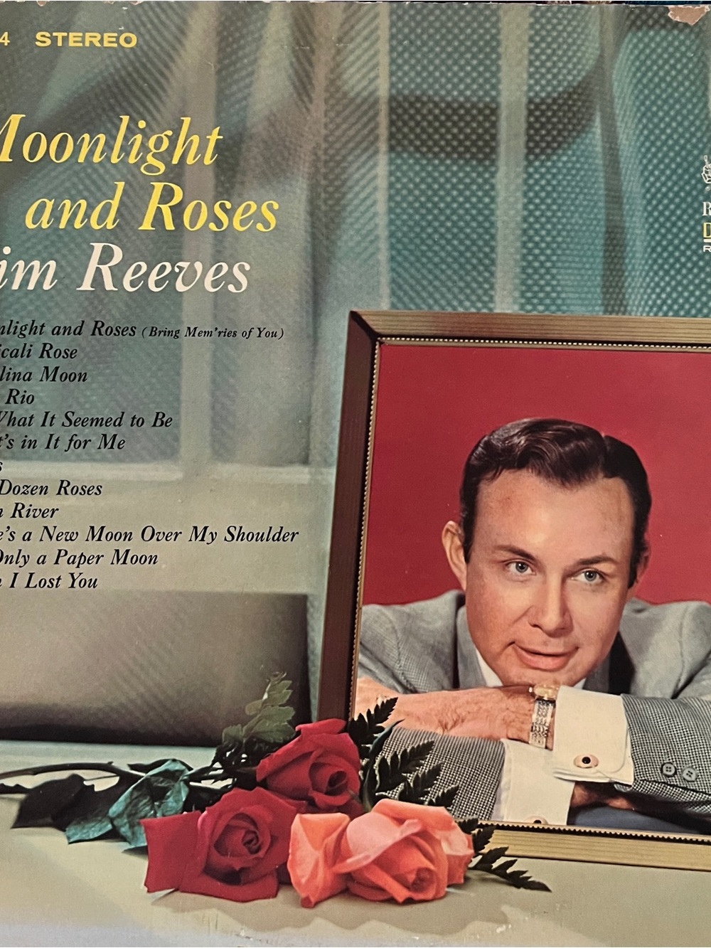 VINTAGE JIM REEVES “MOONLIGHT AND ROSES” VINYL RECORD ALBUM